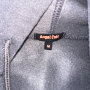 Woman’s Sweatshirt